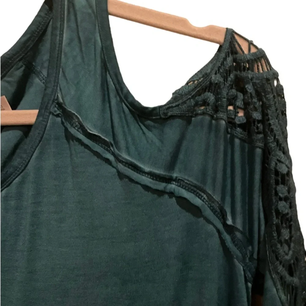 Love fire Crochet Cold Shoulder Acid washed Plus size top - Picture 3 of 7